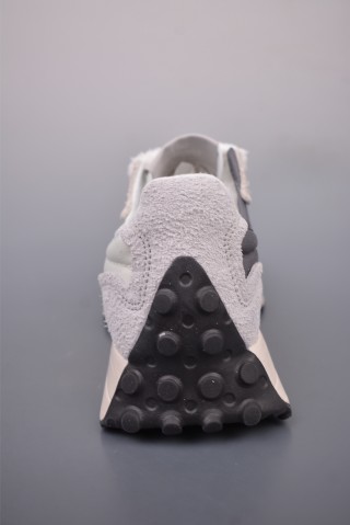 New Balance 327 view 4