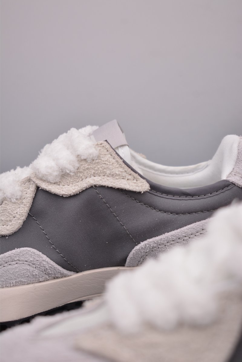 New Balance 327 view