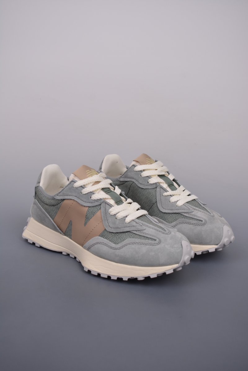 New Balance 327