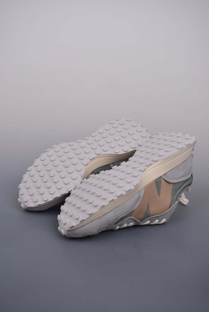 New Balance 327 view