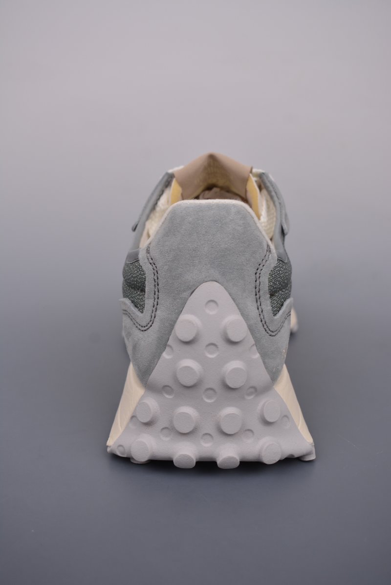 New Balance 327 view