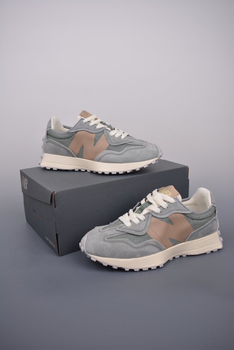 New Balance 327 view