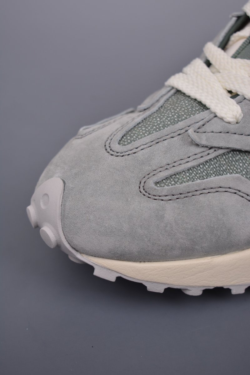 New Balance 327 view