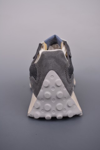 New Balance 327 view 4