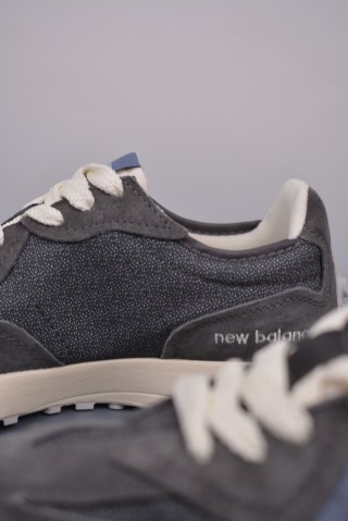 New Balance 327 view 8