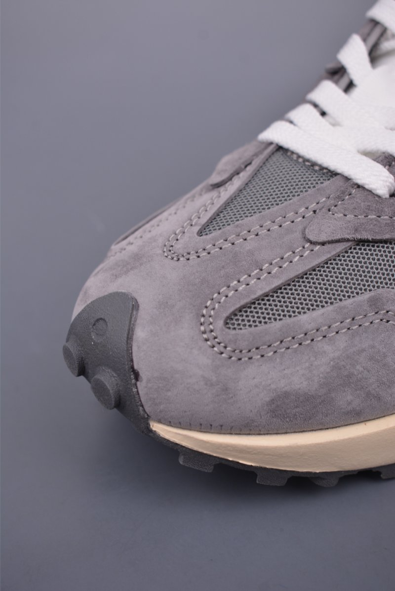 New Balance 327 view