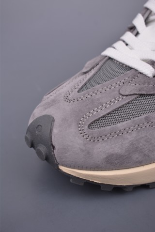 New Balance 327 view 6