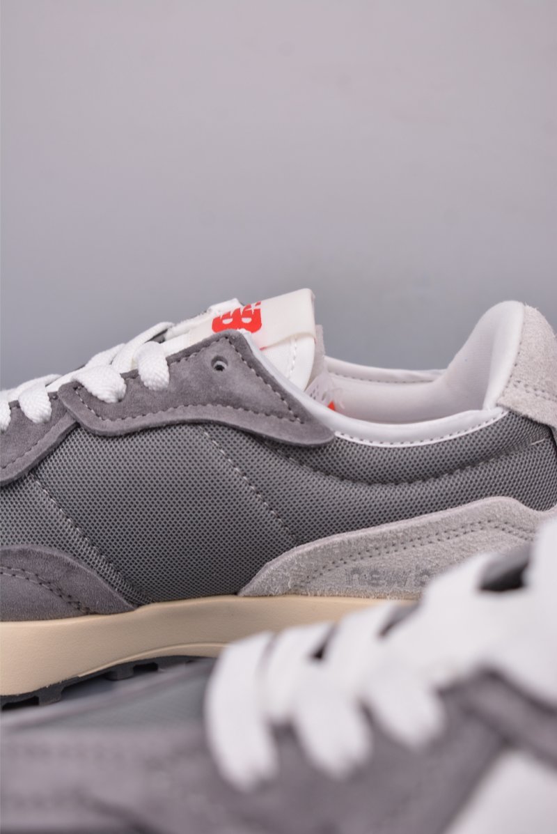 New Balance 327 view