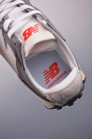 New Balance 327 view 9