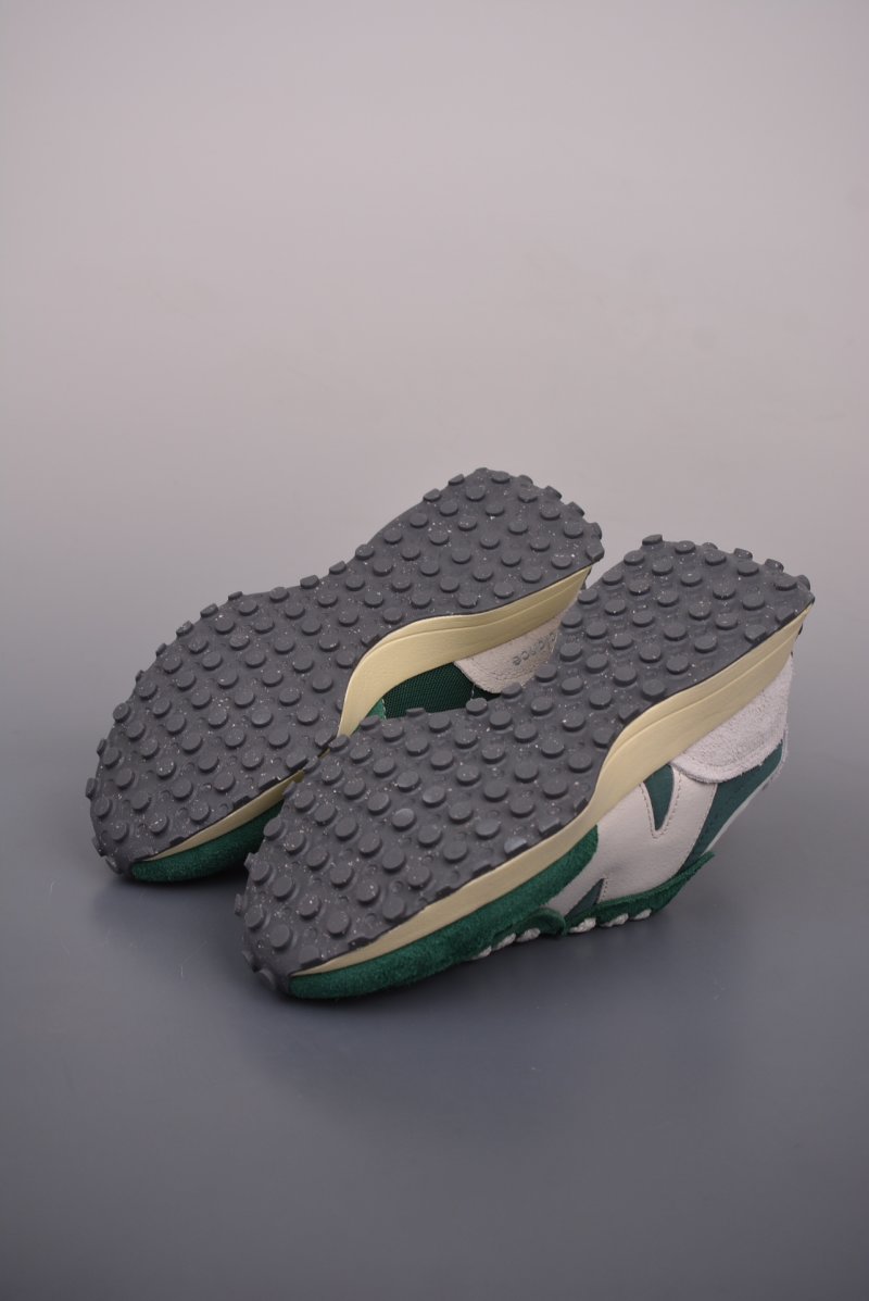 New Balance 327 view