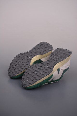 New Balance 327 view 3