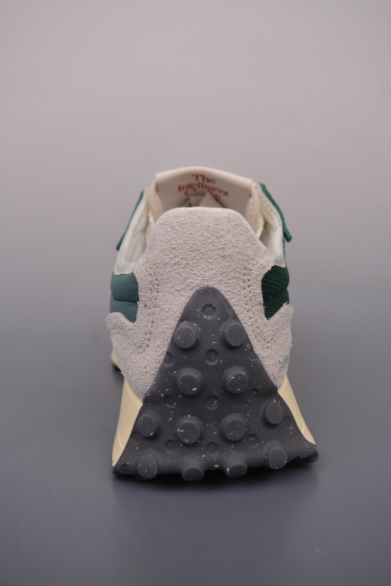 New Balance 327 view