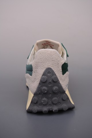 New Balance 327 view 4