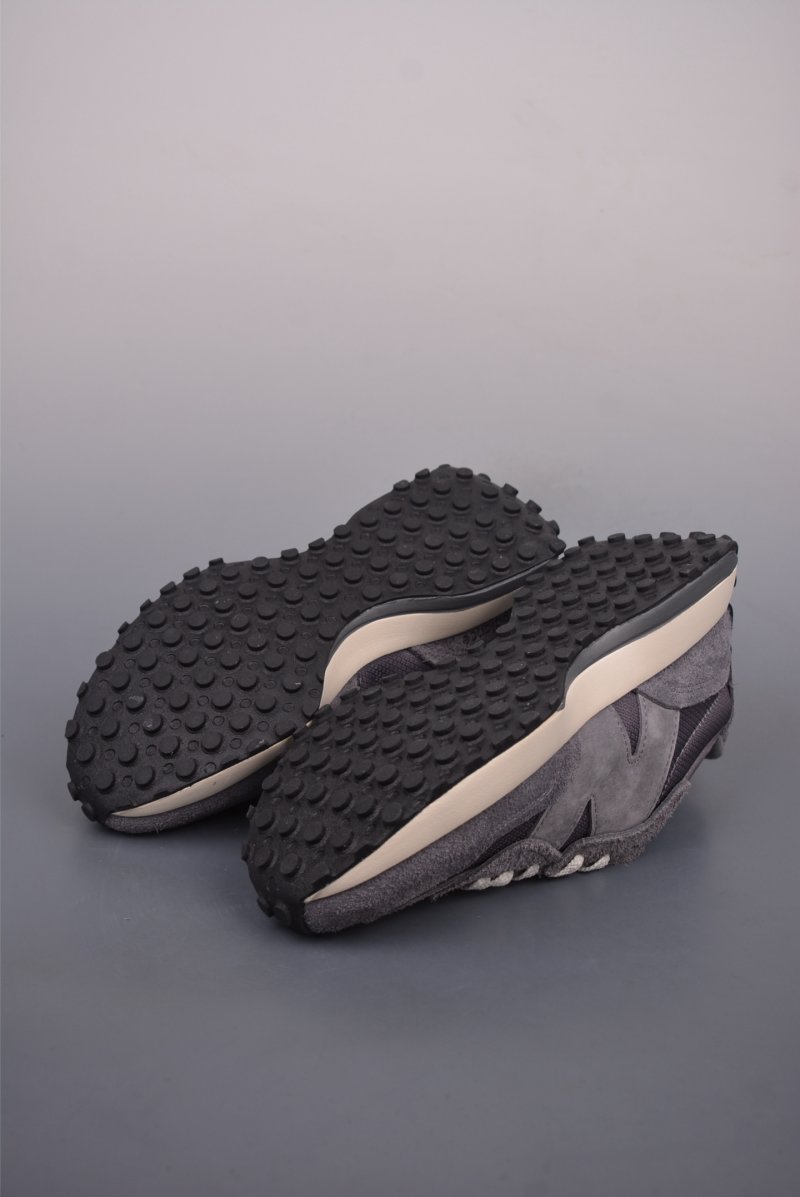 New Balance 327 view