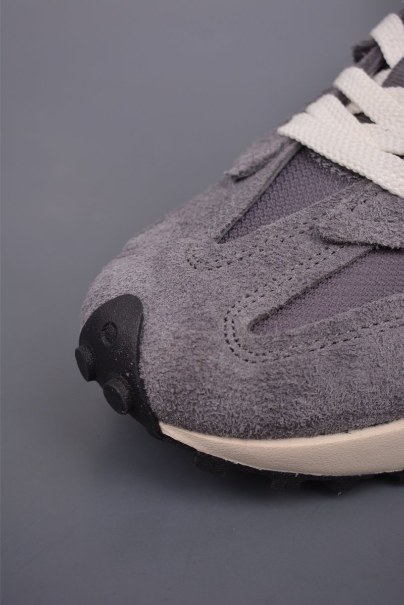New Balance 327 view