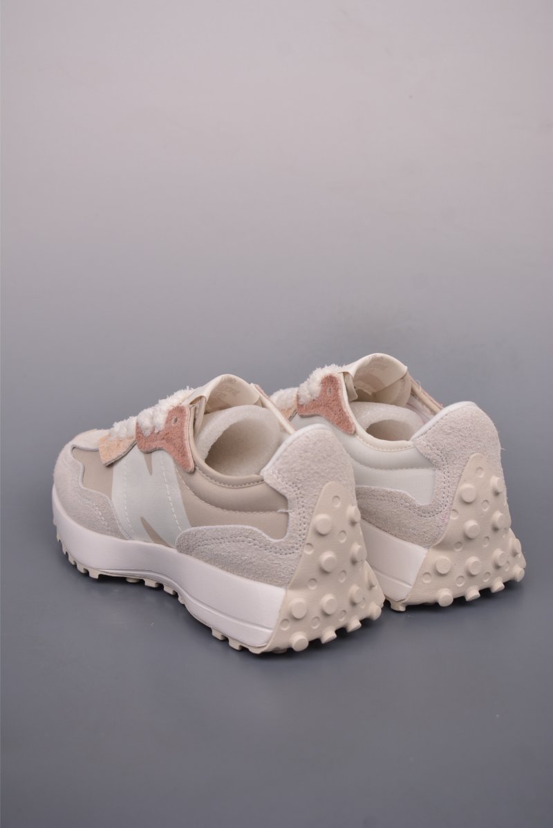 New Balance 327 view
