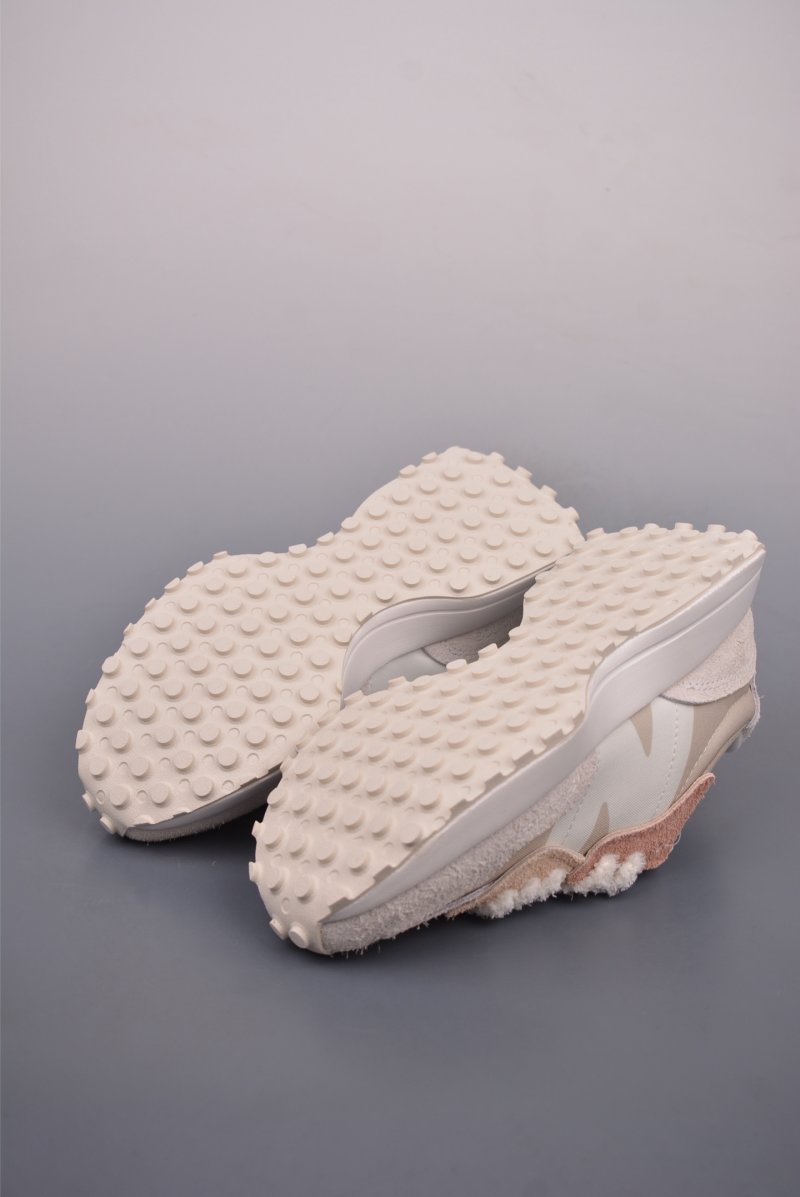 New Balance 327 view