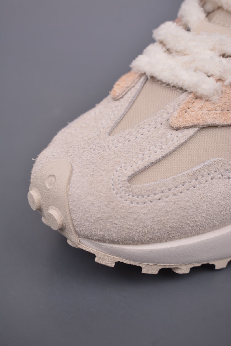 New Balance 327 view