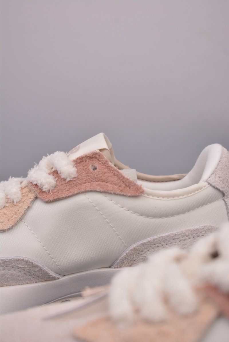 New Balance 327 view
