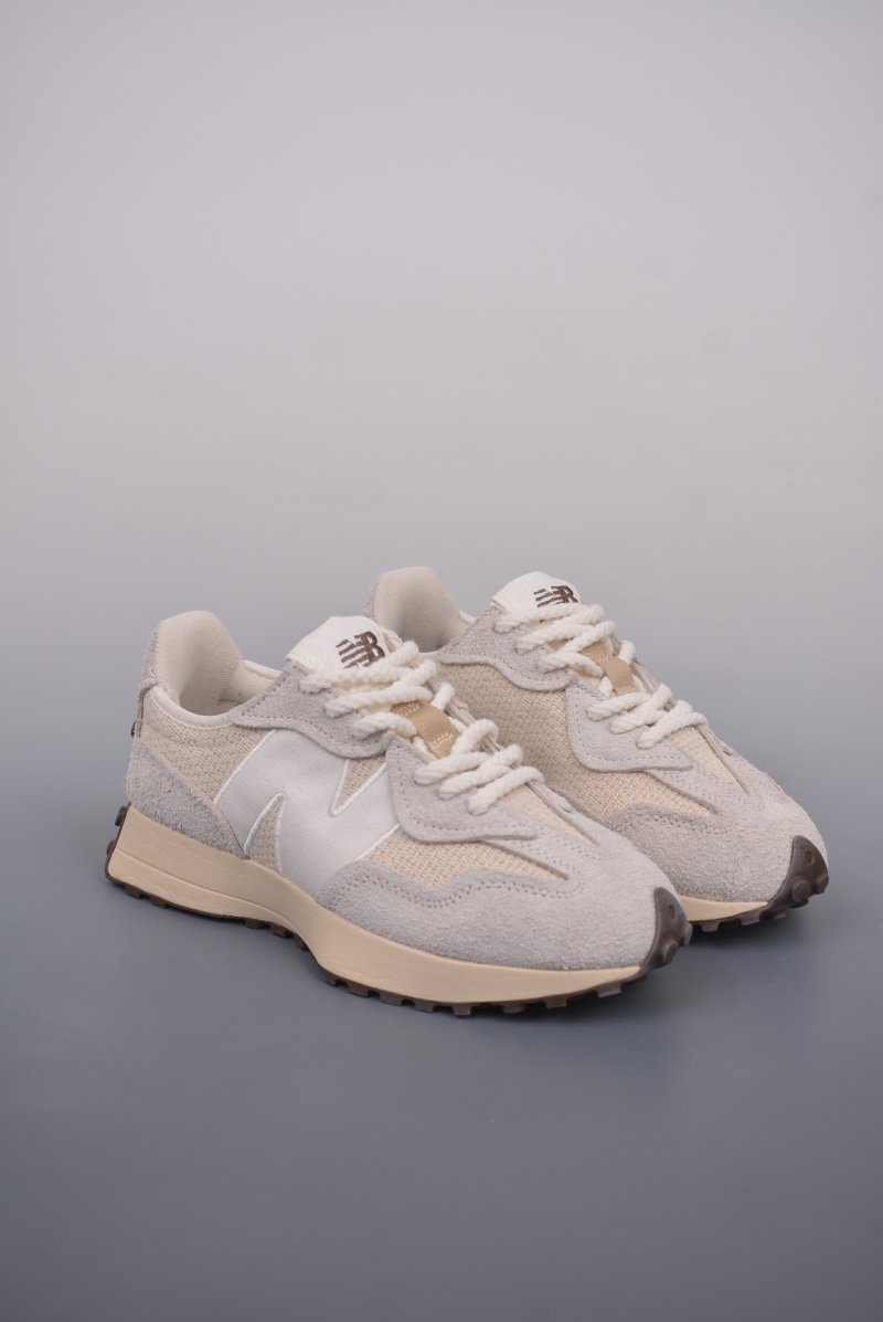 New Balance 327