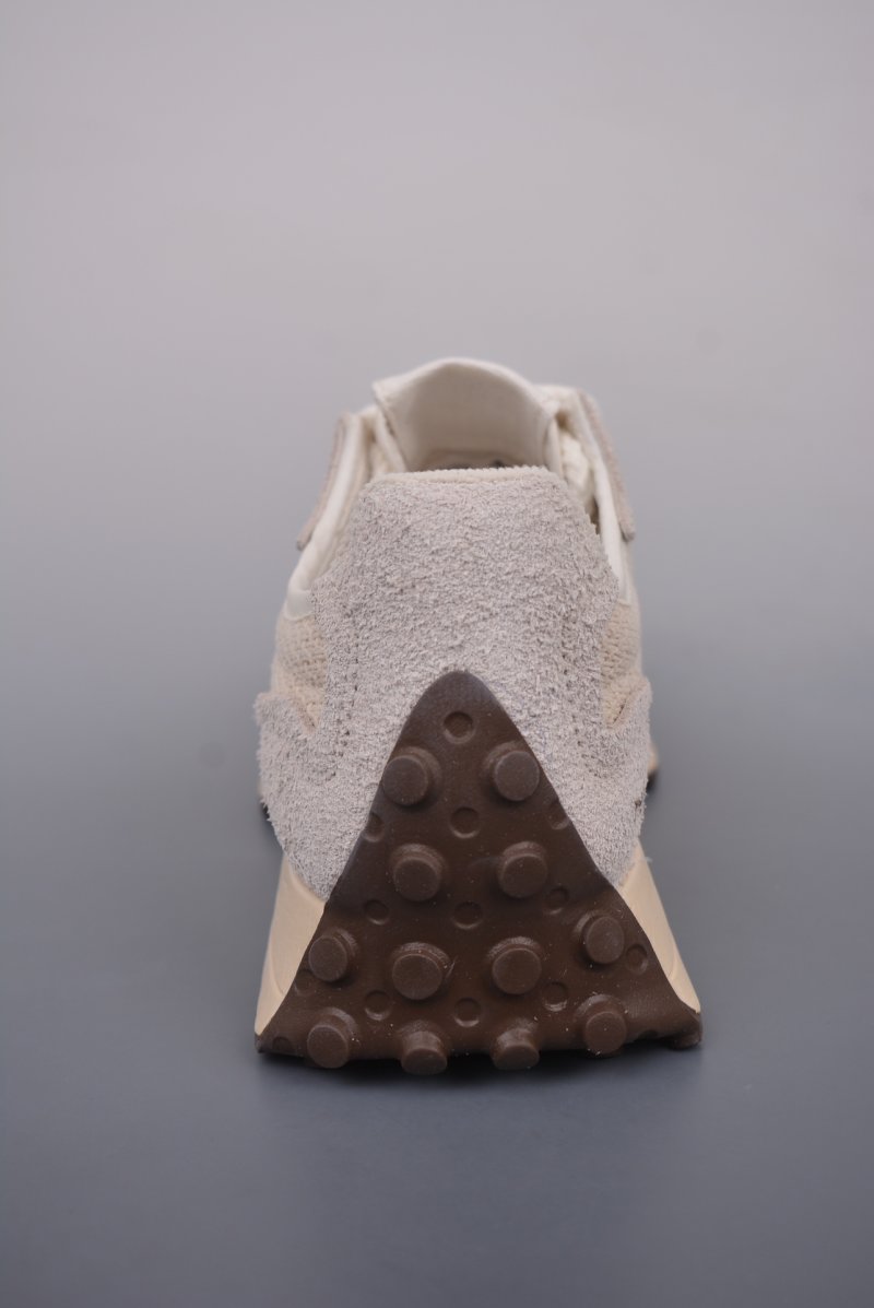 New Balance 327 view