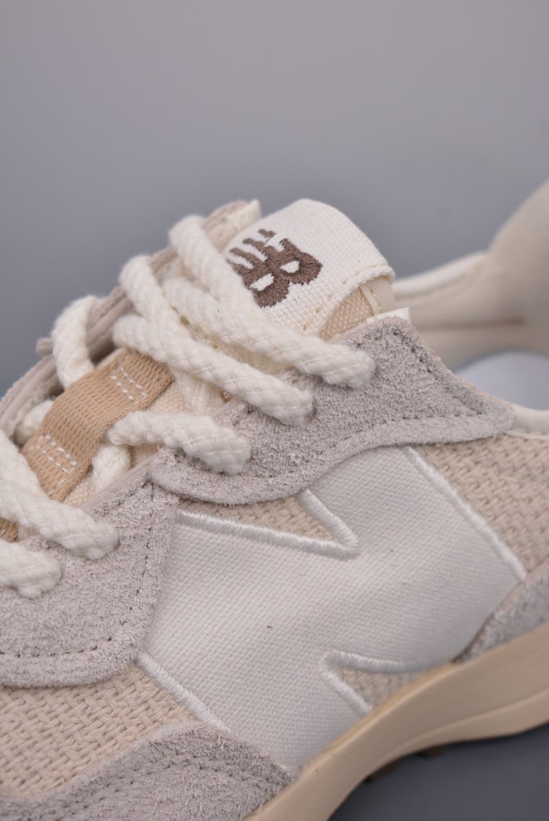 New Balance 327 view