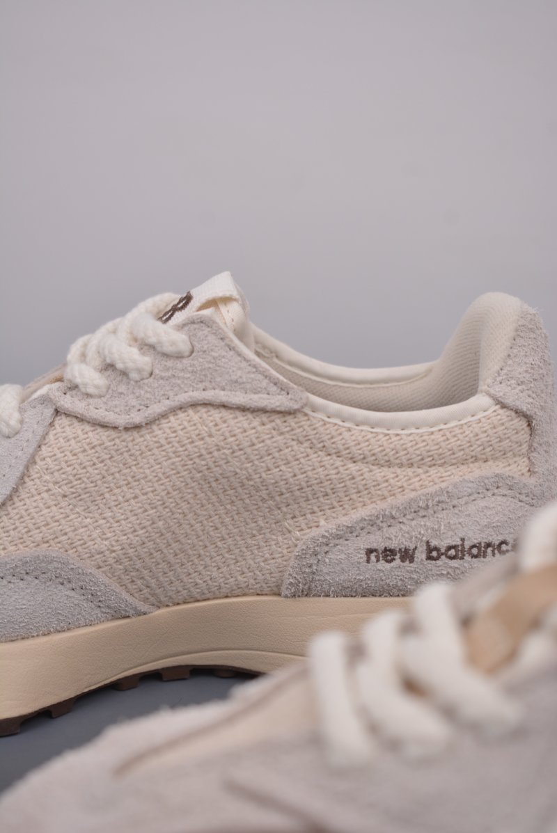 New Balance 327 view