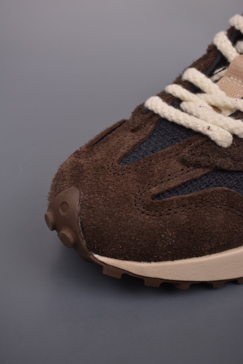 New Balance 327 view
