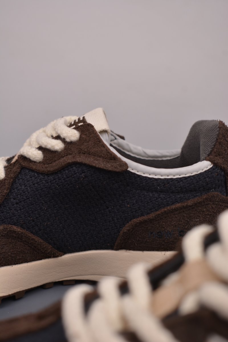 New Balance 327 view