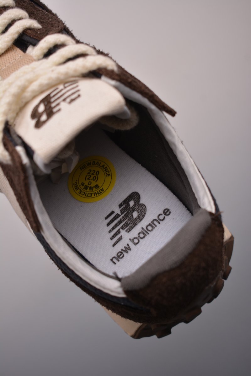 New Balance 327 view