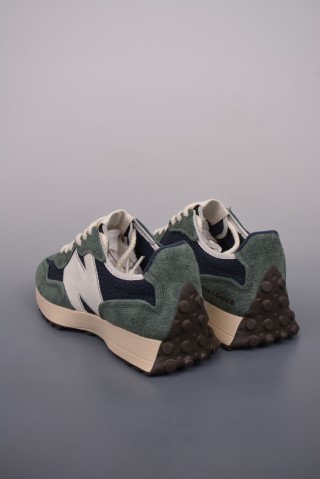 New Balance 327 view 2