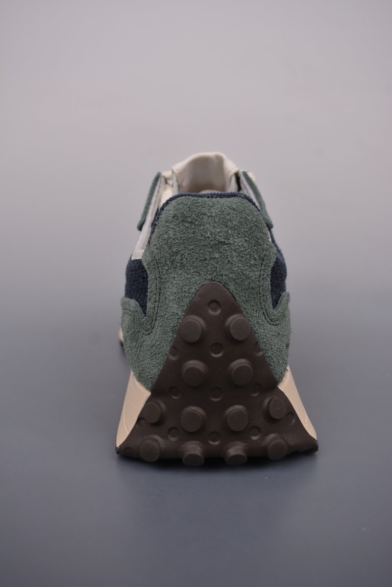 New Balance 327 view