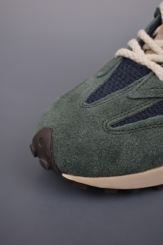 New Balance 327 view 6