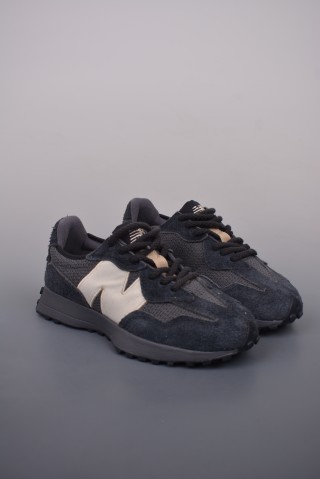 New Balance 327 view 1