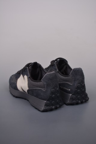 New Balance 327 view 2