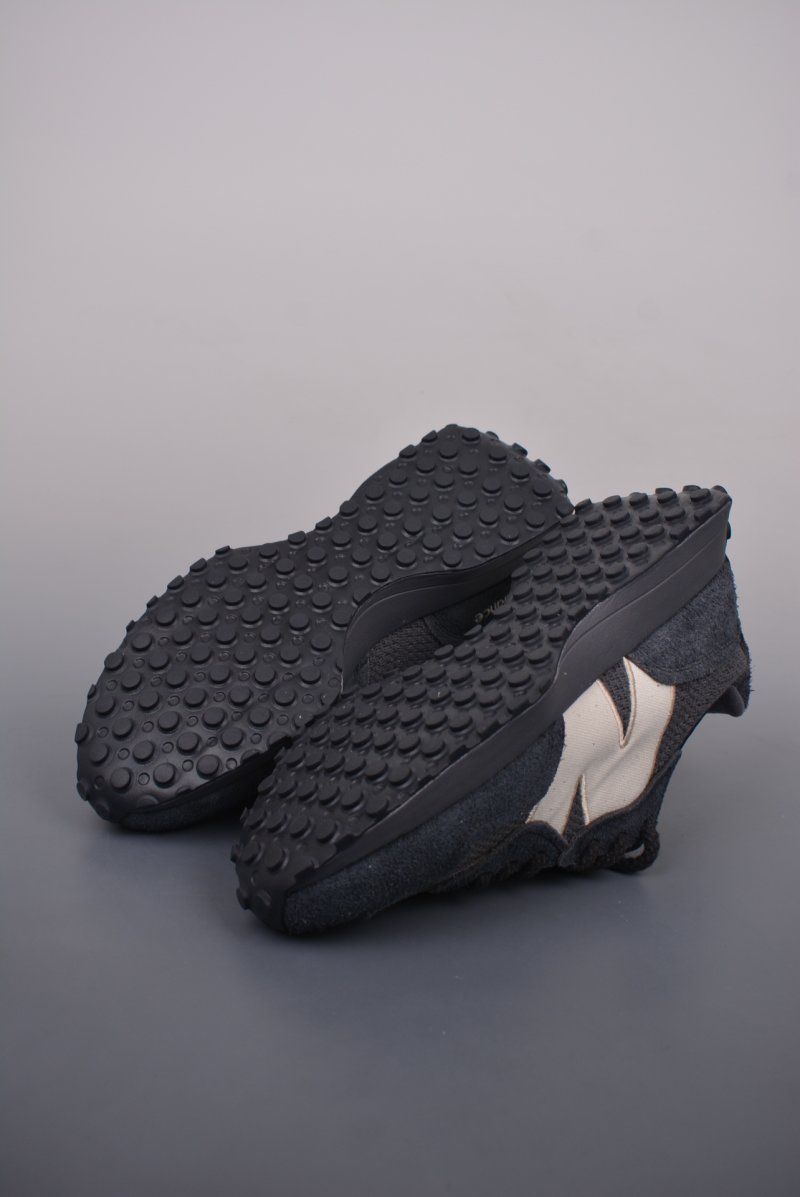 New Balance 327 view