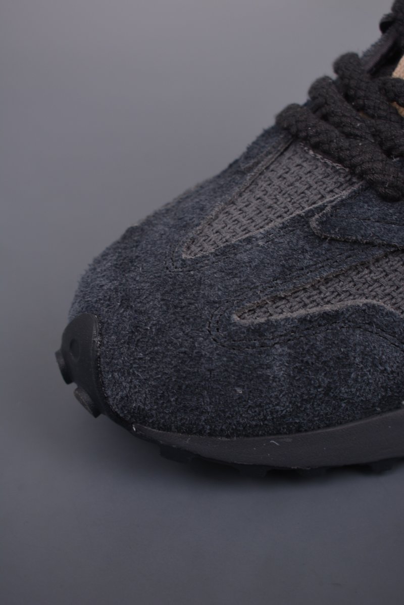 New Balance 327 view