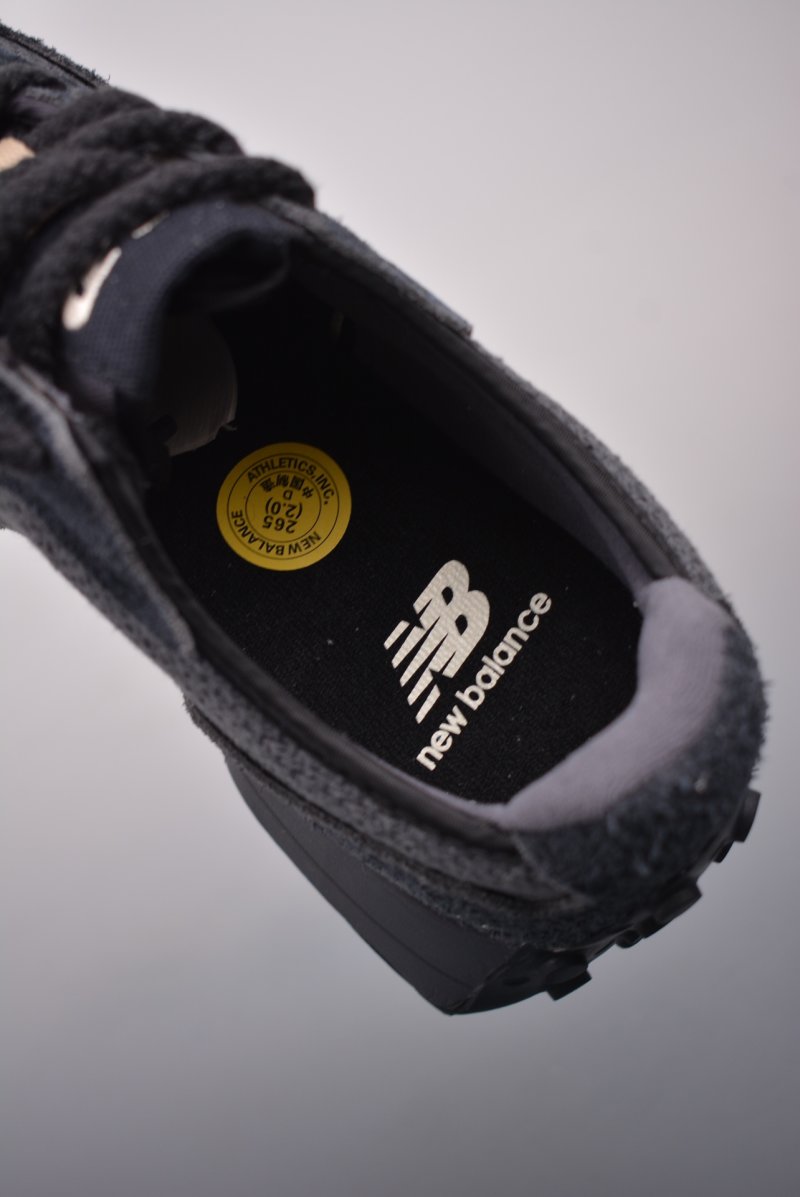 New Balance 327 view