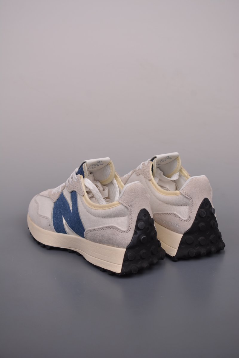 New Balance 327 view