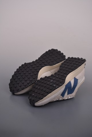 New Balance 327 view 3