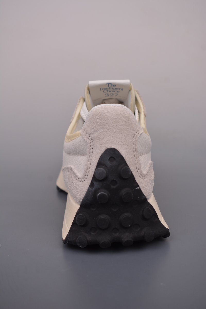 New Balance 327 view