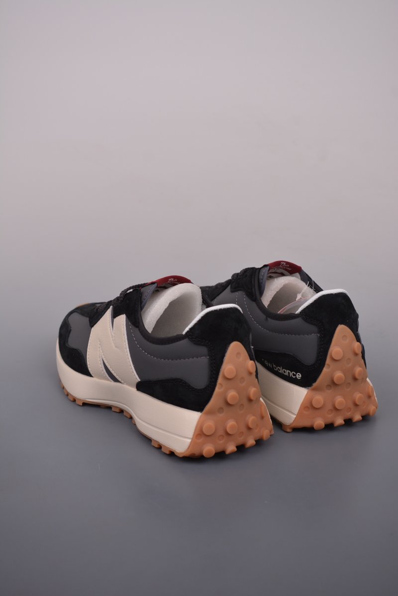New Balance 327 view
