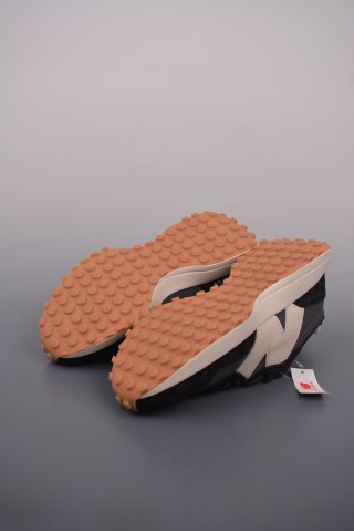 New Balance 327 view 3