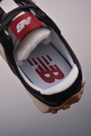New Balance 327 view 9
