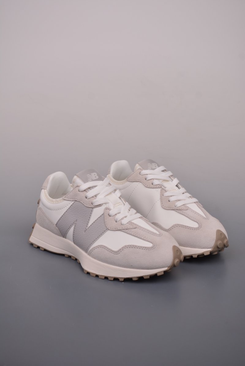 New Balance 327