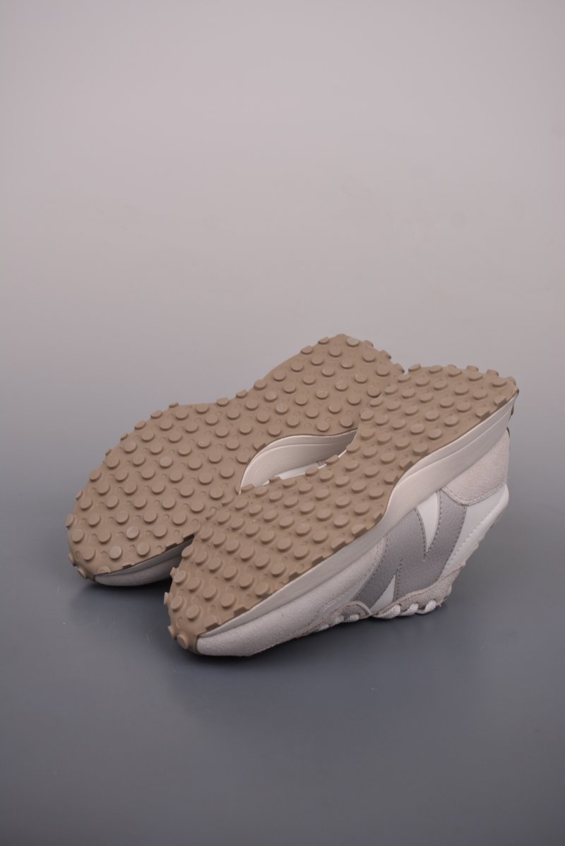 New Balance 327 view
