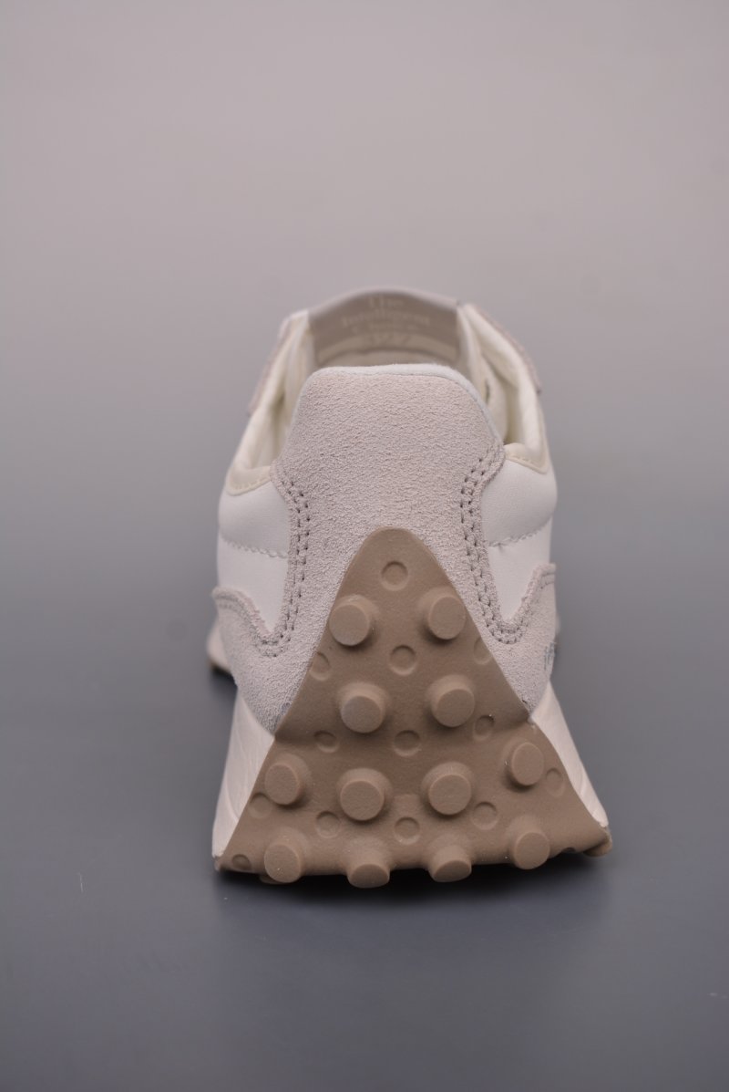 New Balance 327 view