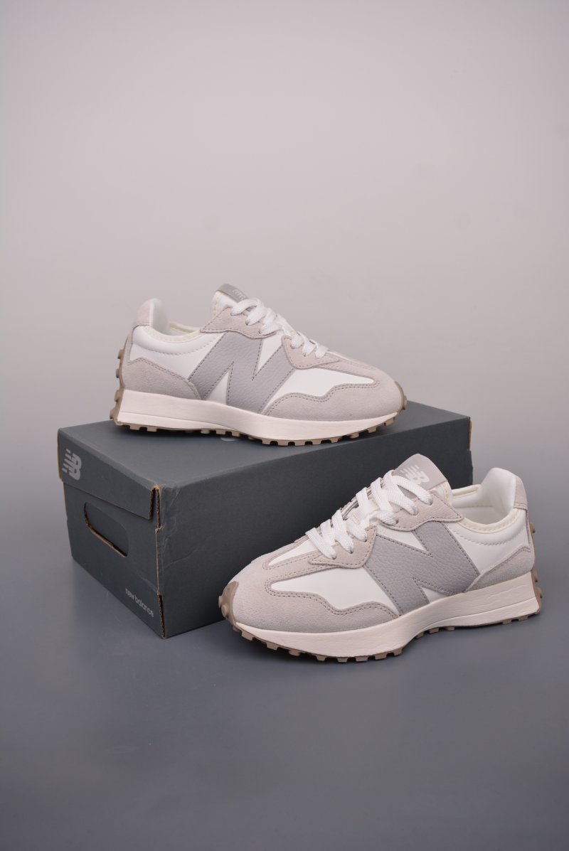 New Balance 327 view