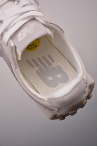 New Balance 327 view 9