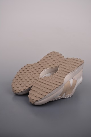 New Balance 327 view 3
